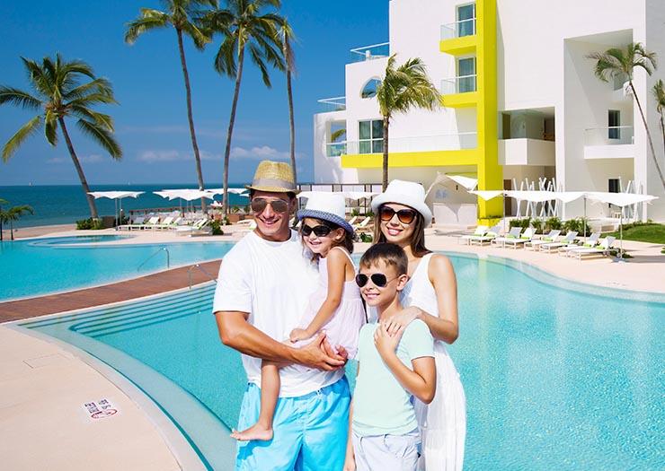 WINTER IS BETTER WHEN YOU TRAVEL! Krystal Grand® Suites Insurgentes Ciudad de México WINTER IS BETTER WHEN YOU TRAVEL! Krystal Grand® Suites Insurgentes Ciudad de México